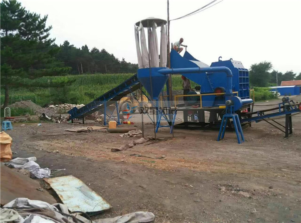 <a href='http://www.dianzizhifu.cn/psj/87.html' target='_blank'><span>廢鐵破碎機(jī)</span></a>設(shè)備在廢鐵收購站的應(yīng)用