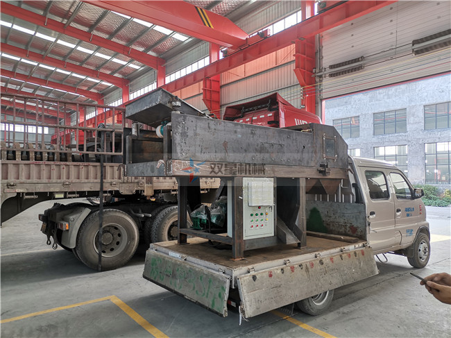 <a href='http://www.dianzizhifu.cn/' target='_blank'><span>廢鋼破碎機</span></a>渦電流分選機發(fā)貨現(xiàn)場實拍